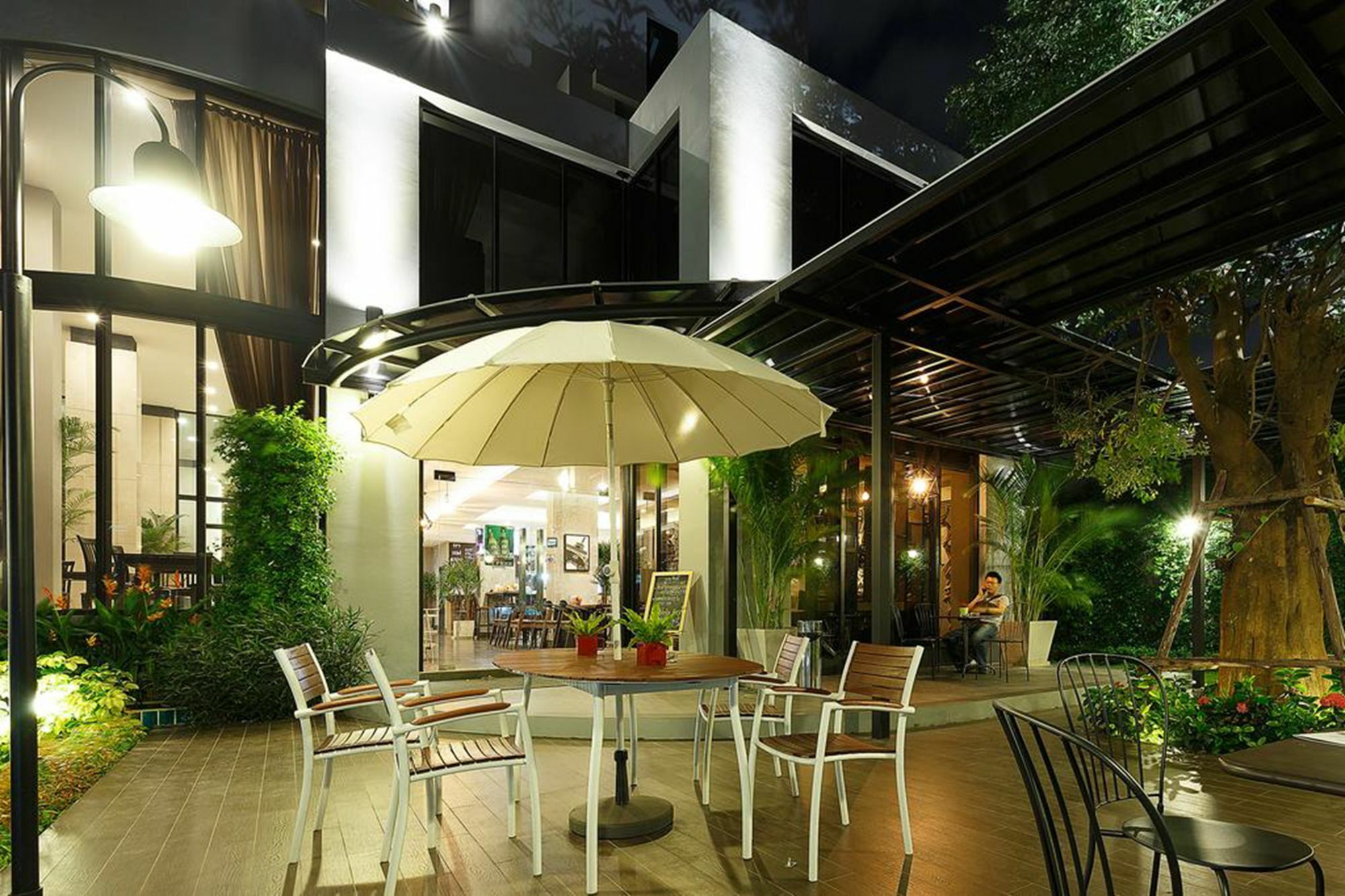 Green Point Residence Hotel Bangkok Exterior photo